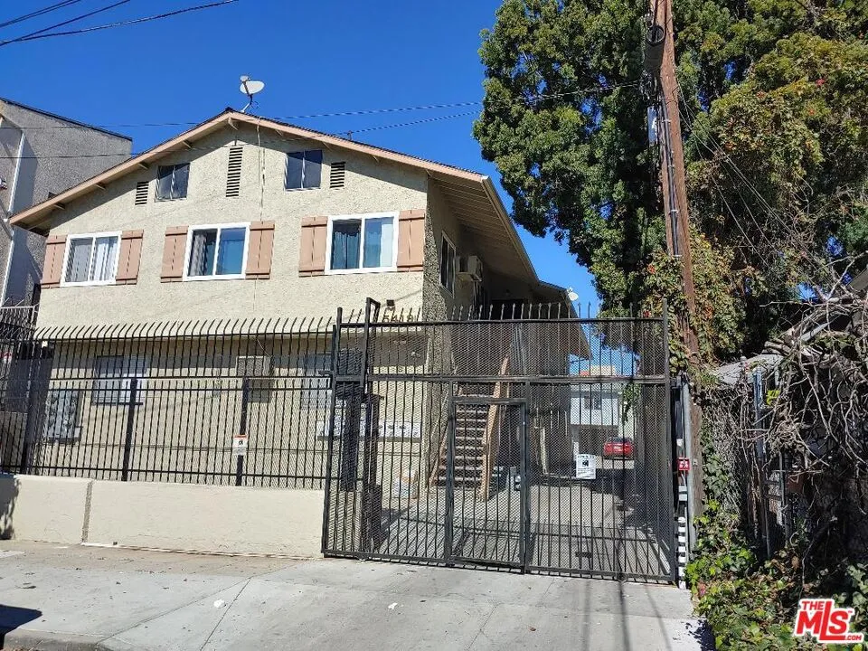 5419 Harold Way #9 Los Angeles, CA 90027