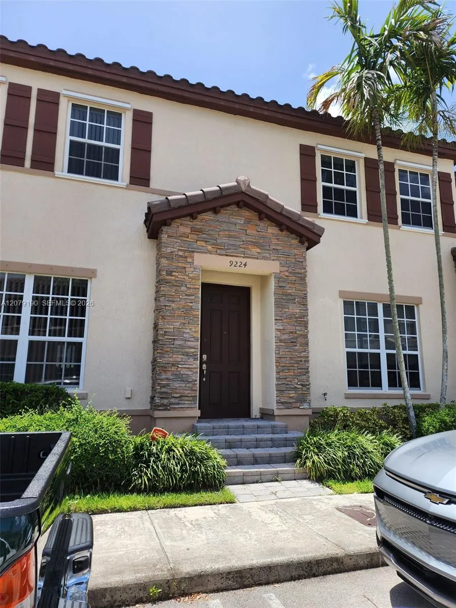 9224 SW 170th Pl Miami, FL 33196