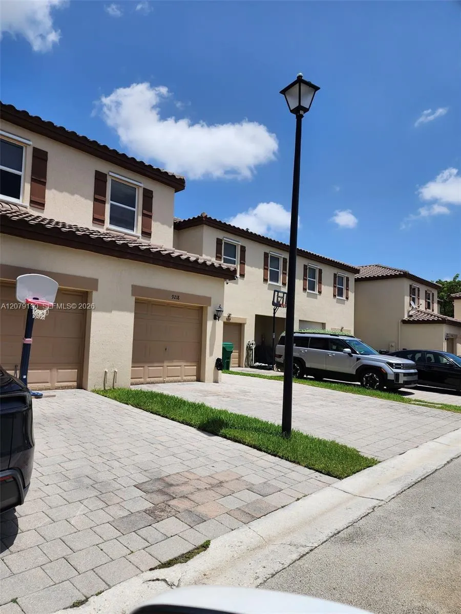 9224 SW 170th Pl Miami, FL 33196