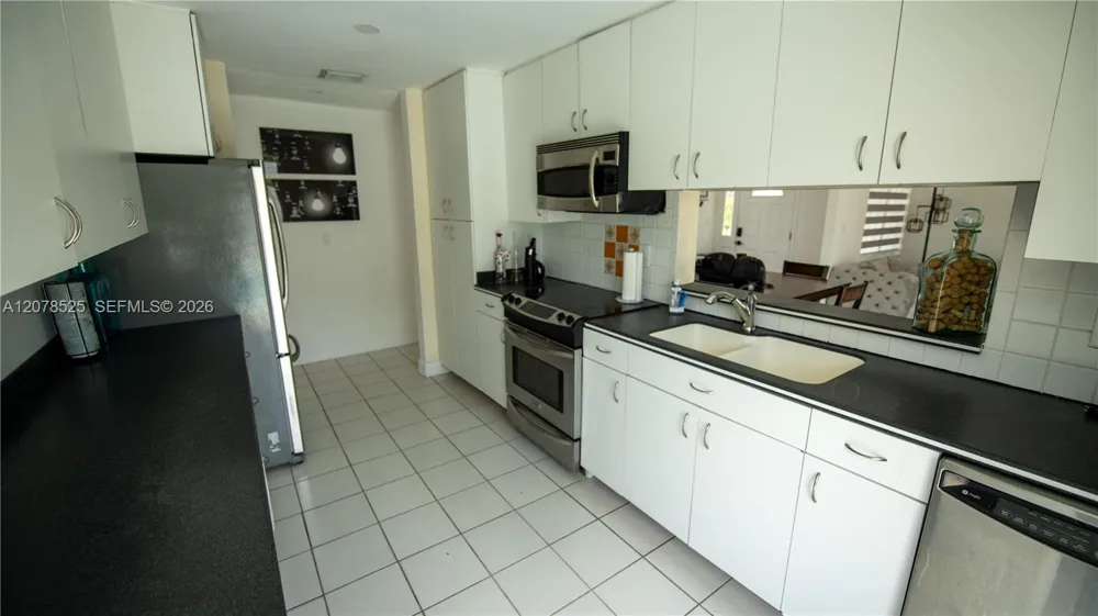 14045 SW 103rd Ter Miami, FL 33186