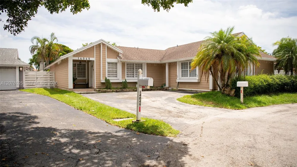 14045 SW 103rd Ter Miami, FL 33186