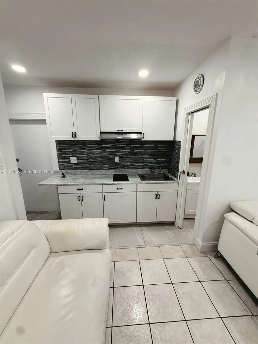 14045 SW 103rd Ter Miami, FL 33186