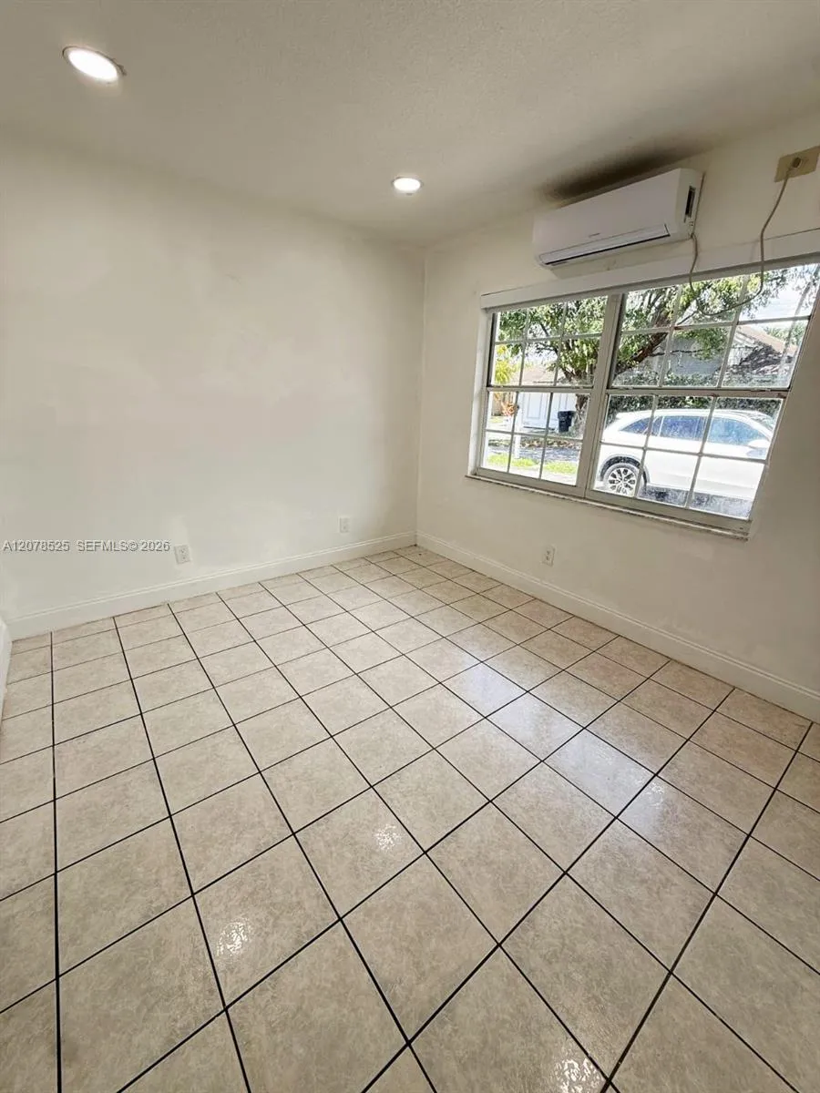 14045 SW 103rd Ter Miami, FL 33186
