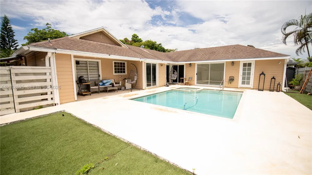 14045 SW 103rd Ter Miami, FL 33186