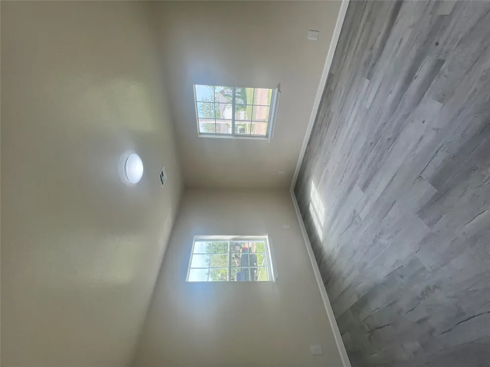 1524 S Santa Fe Bartlesville, OK 74003