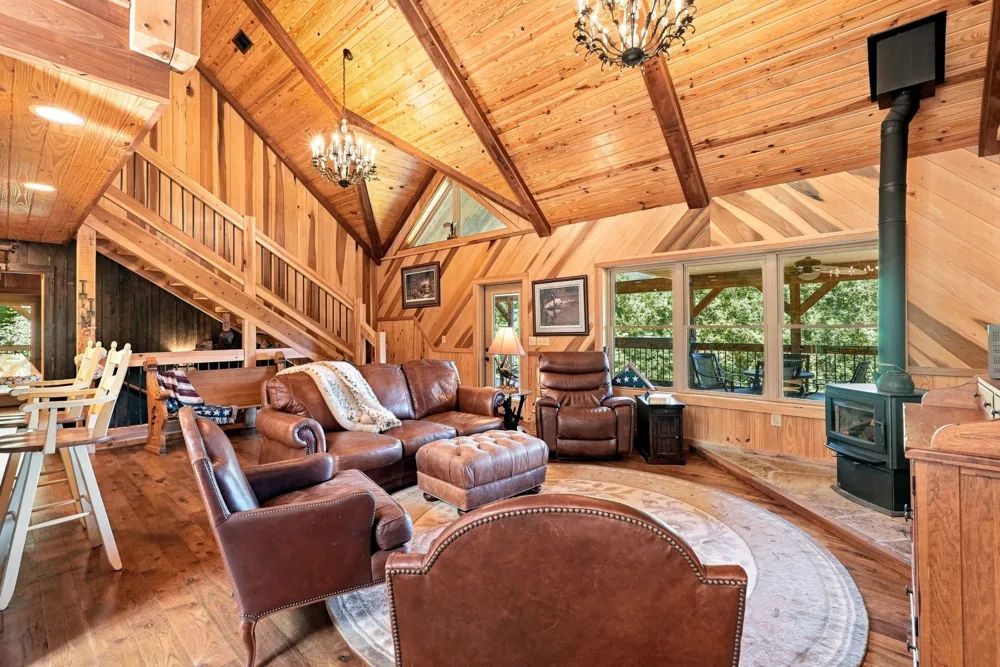 59 Russell Ln Pleasant Shade, TN 37145