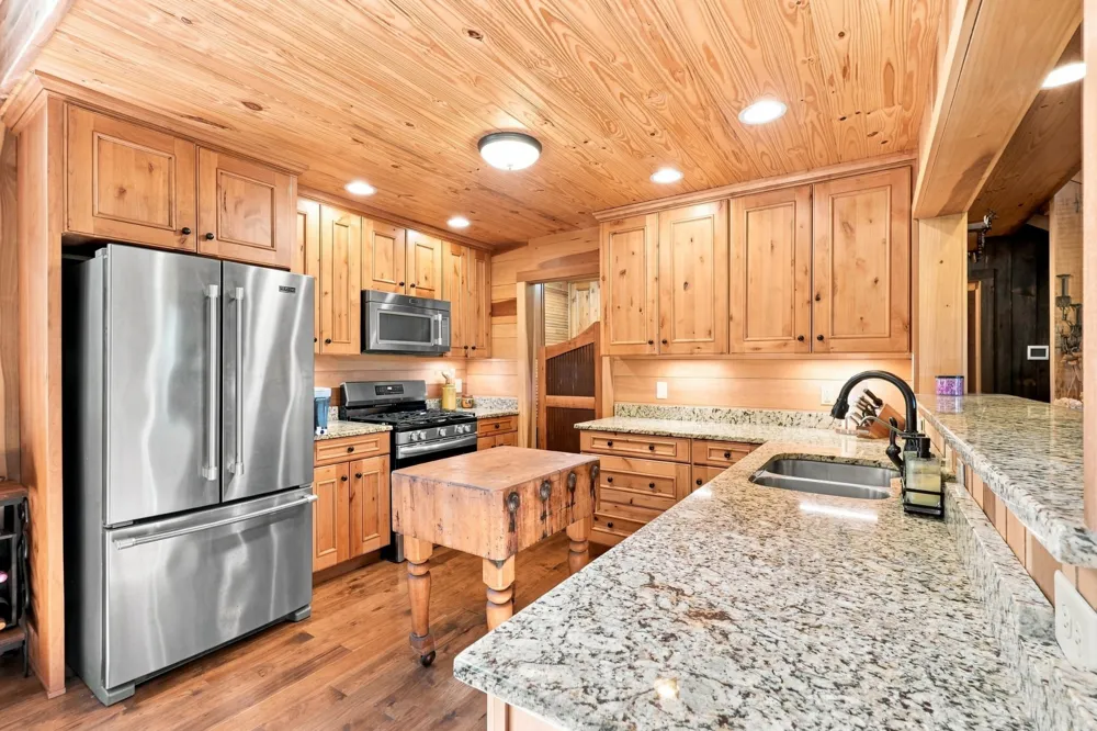 59 Russell Ln Pleasant Shade, TN 37145