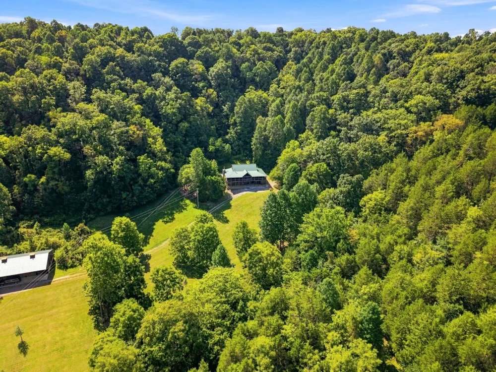 59 Russell Ln Pleasant Shade, TN 37145