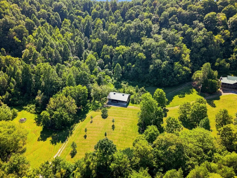 59 Russell Ln Pleasant Shade, TN 37145