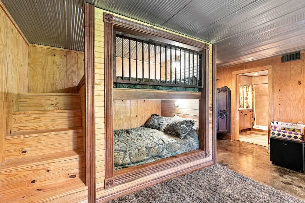 59 Russell Ln Pleasant Shade, TN 37145