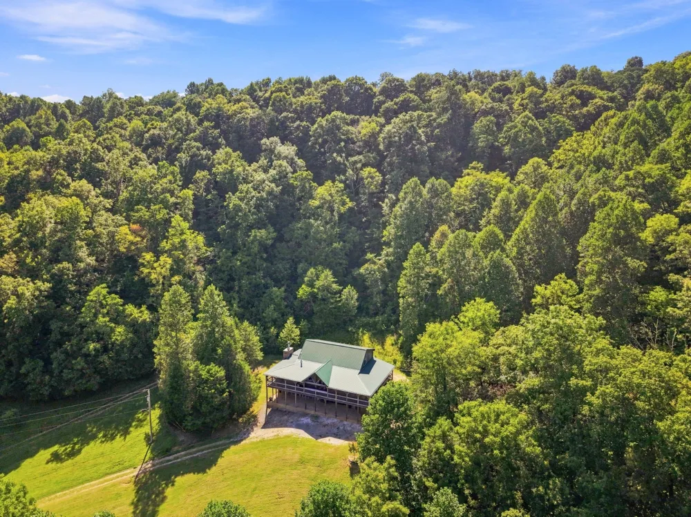 59 Russell Ln Pleasant Shade, TN 37145