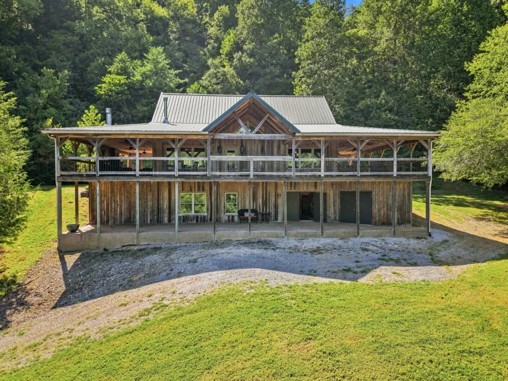 59 Russell Ln Pleasant Shade, TN 37145