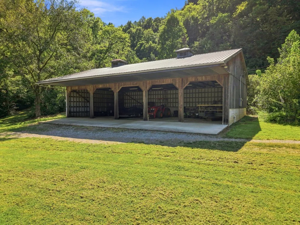 59 Russell Ln Pleasant Shade, TN 37145