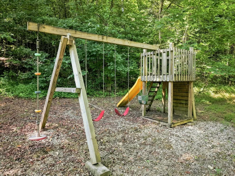 59 Russell Ln Pleasant Shade, TN 37145