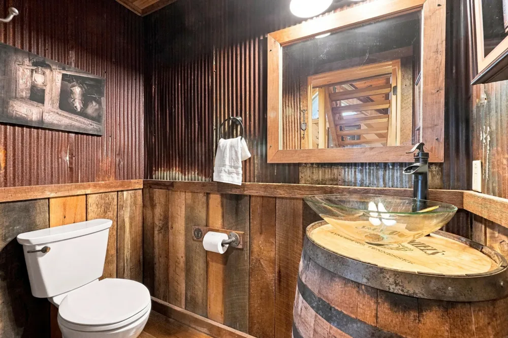 59 Russell Ln Pleasant Shade, TN 37145