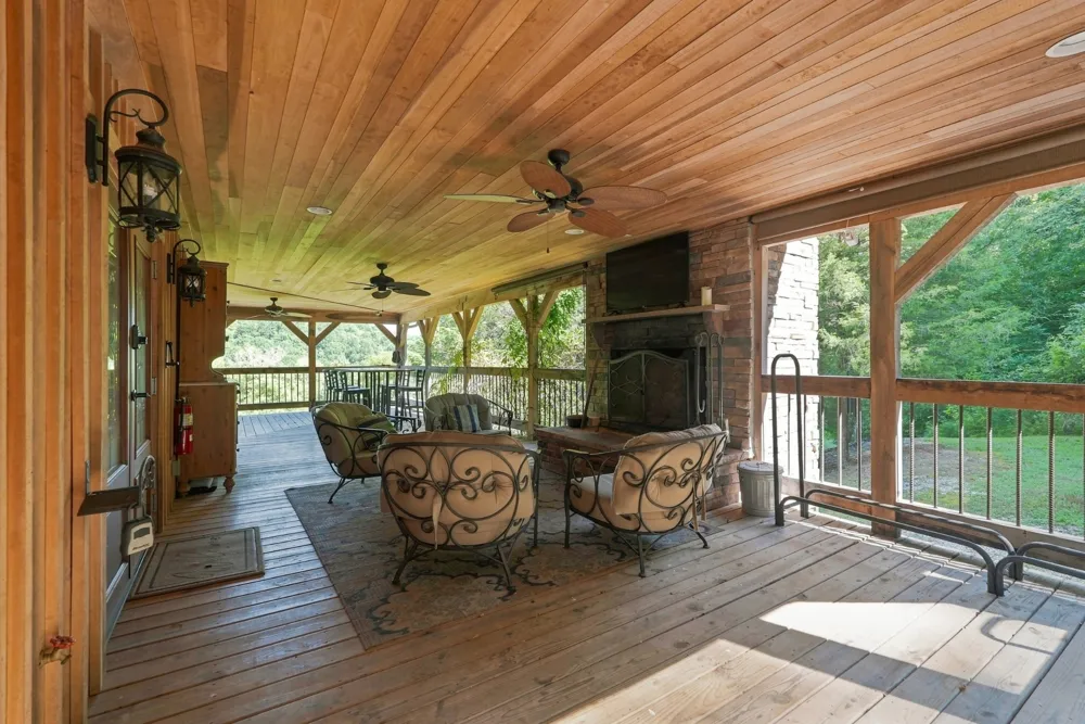 59 Russell Ln Pleasant Shade, TN 37145