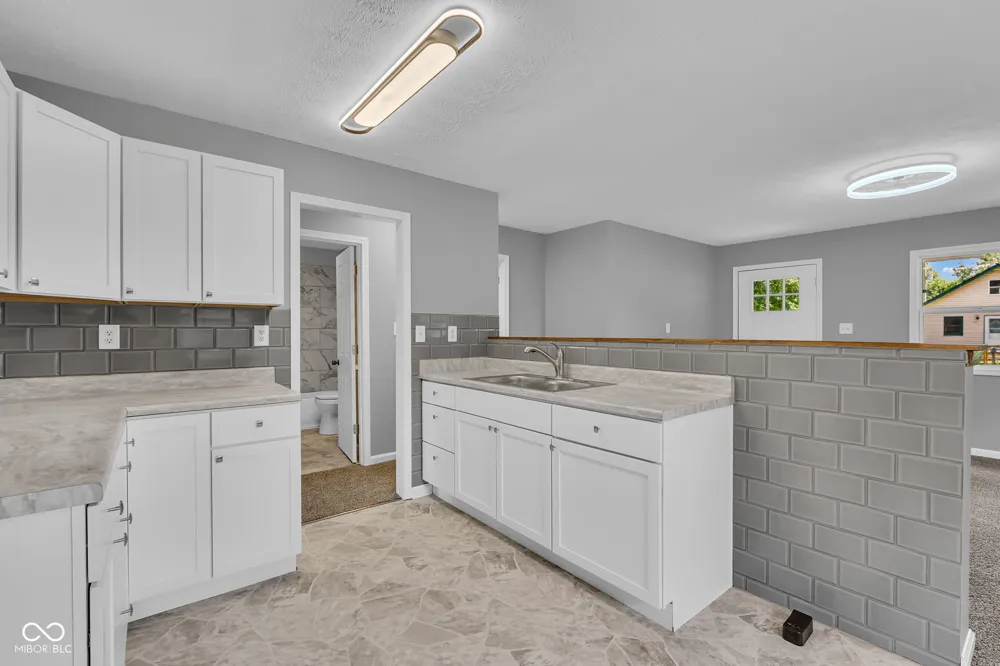 2824 S Rybolt Avenue Indianapolis, IN 46241