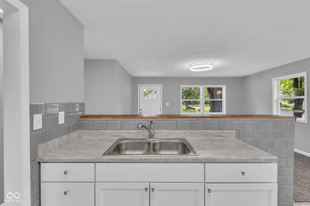 2824 S Rybolt Avenue Indianapolis, IN 46241