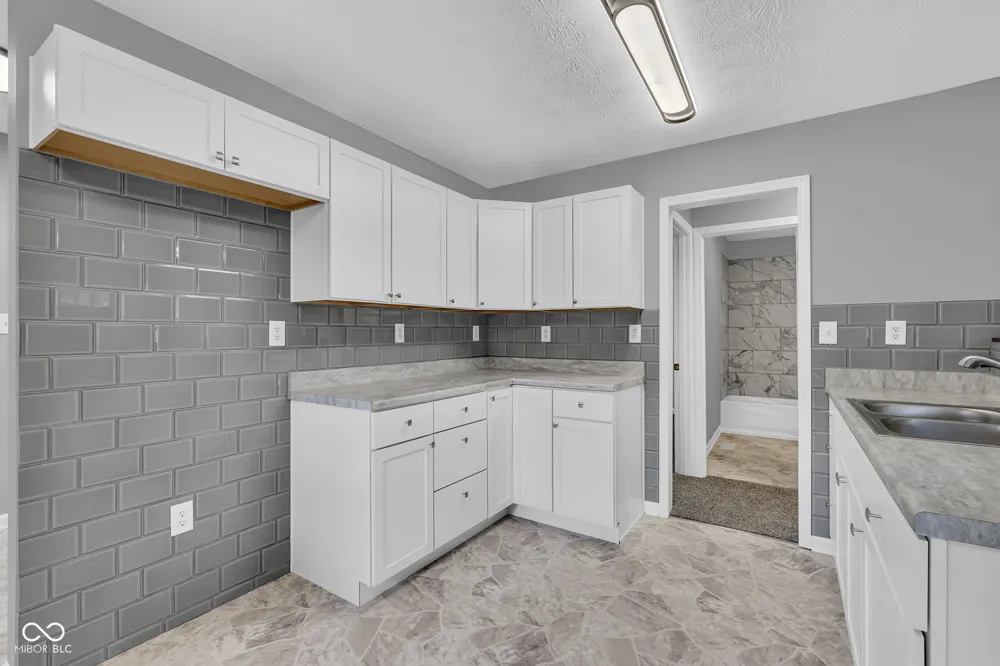 2824 S Rybolt Avenue Indianapolis, IN 46241