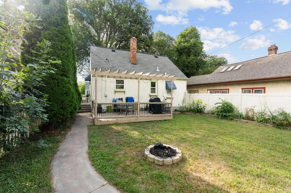 2627 Mckinley Street NE Minneapolis, MN 55418