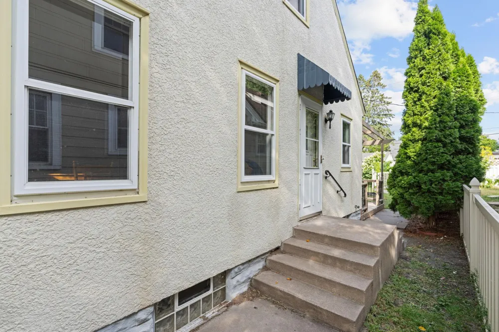 2627 Mckinley Street NE Minneapolis, MN 55418