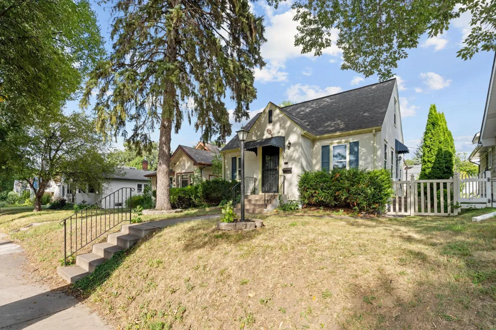 2627 Mckinley Street NE Minneapolis, MN 55418