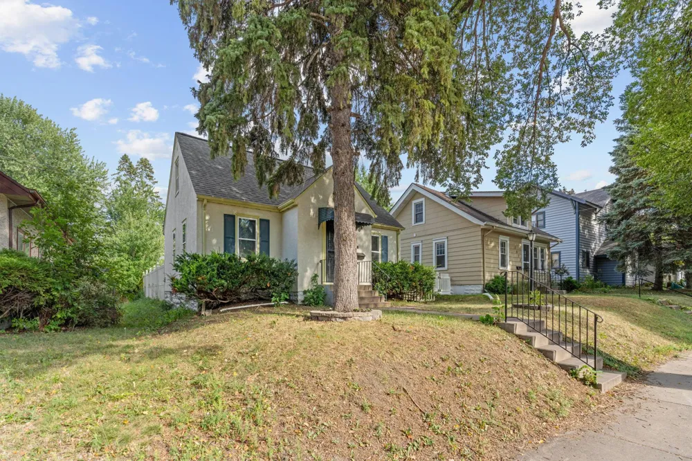2627 Mckinley Street NE Minneapolis, MN 55418