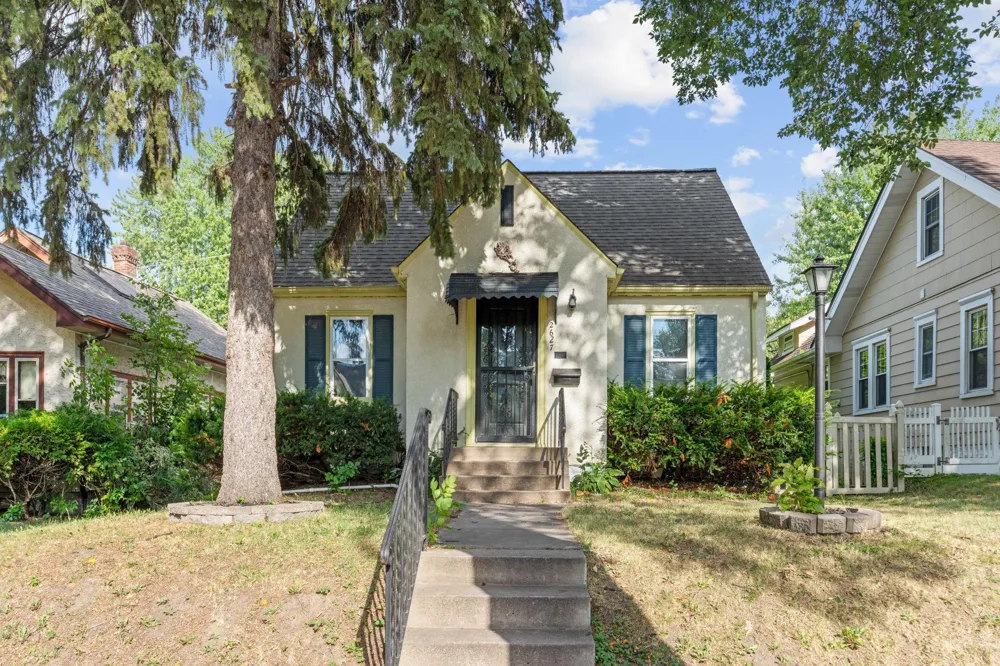 2627 Mckinley Street NE Minneapolis, MN 55418