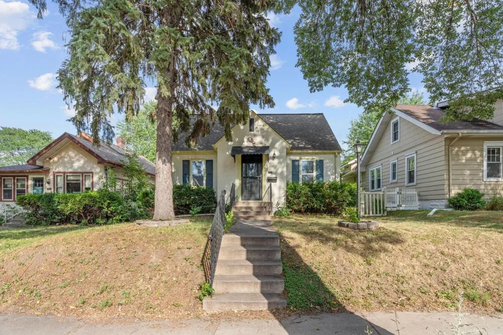 2627 Mckinley Street NE Minneapolis, MN 55418