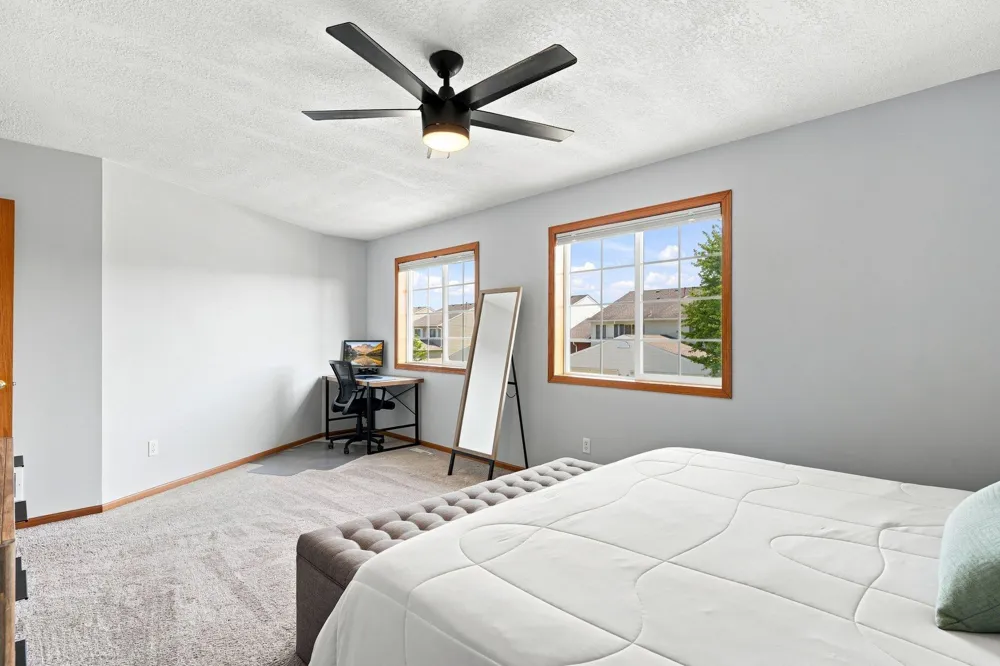 1122 Heather Lane Waconia, MN 55387