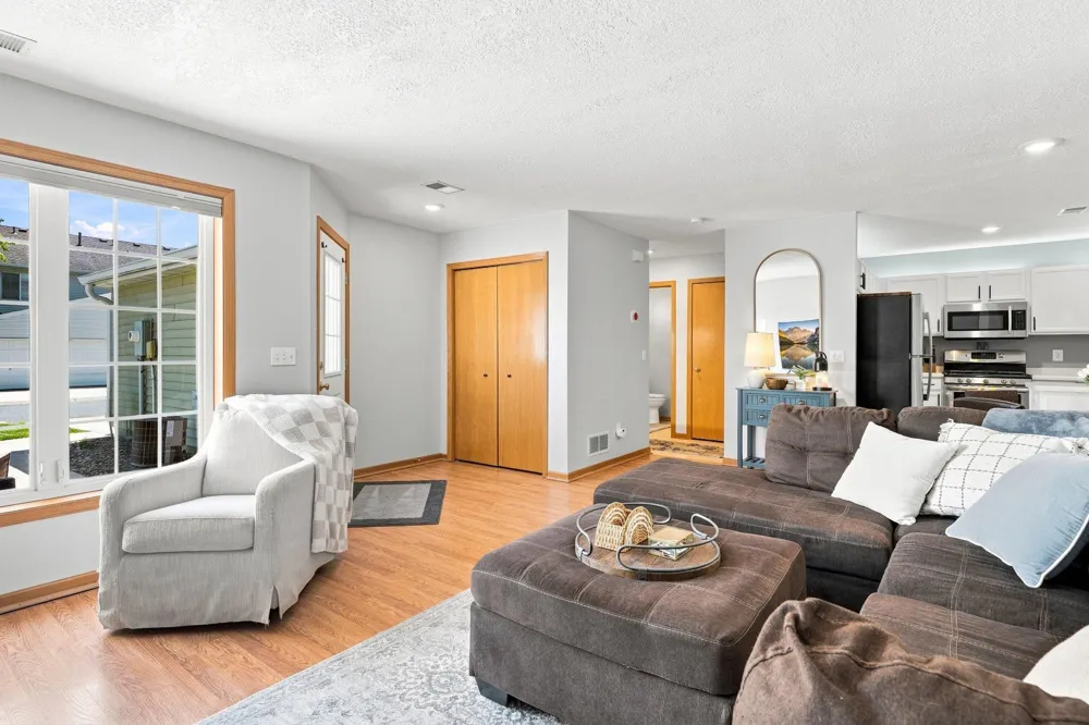1122 Heather Lane Waconia, MN 55387
