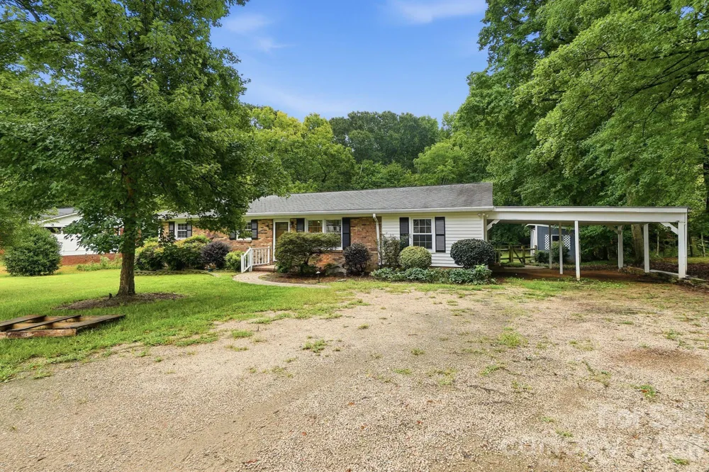 6081 Cambridge Drive Harrisburg, NC 28075