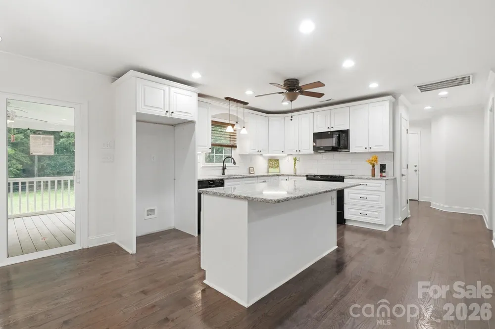 6081 Cambridge Drive Harrisburg, NC 28075