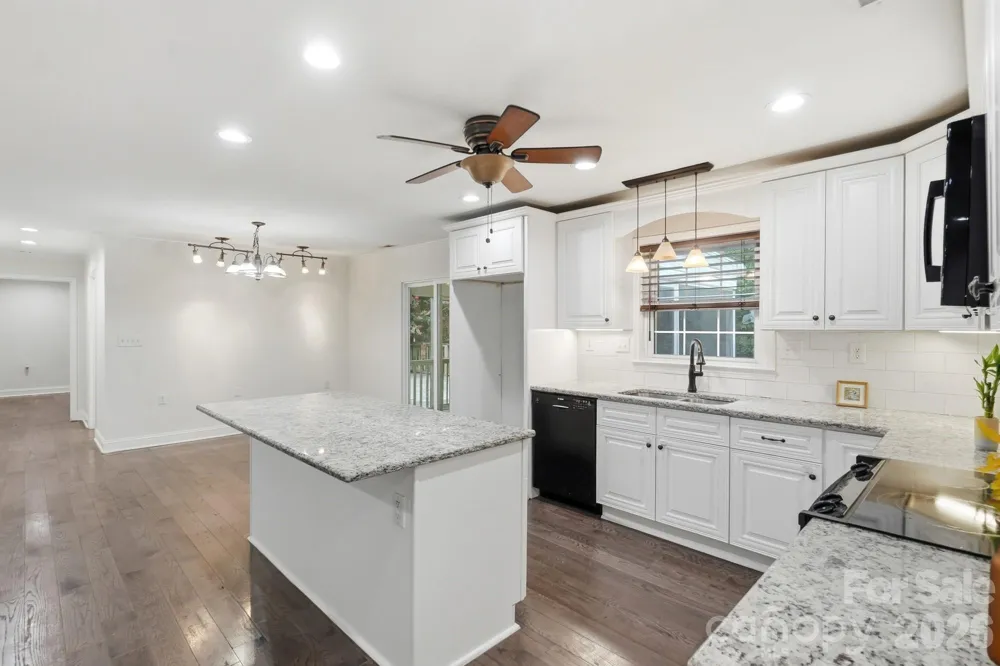 6081 Cambridge Drive Harrisburg, NC 28075