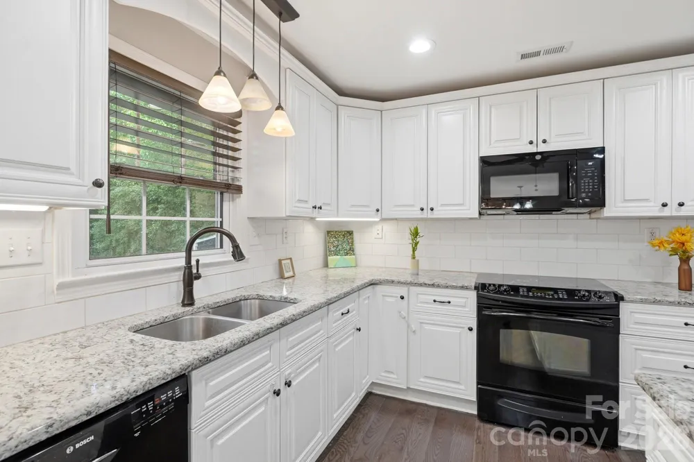 6081 Cambridge Drive Harrisburg, NC 28075