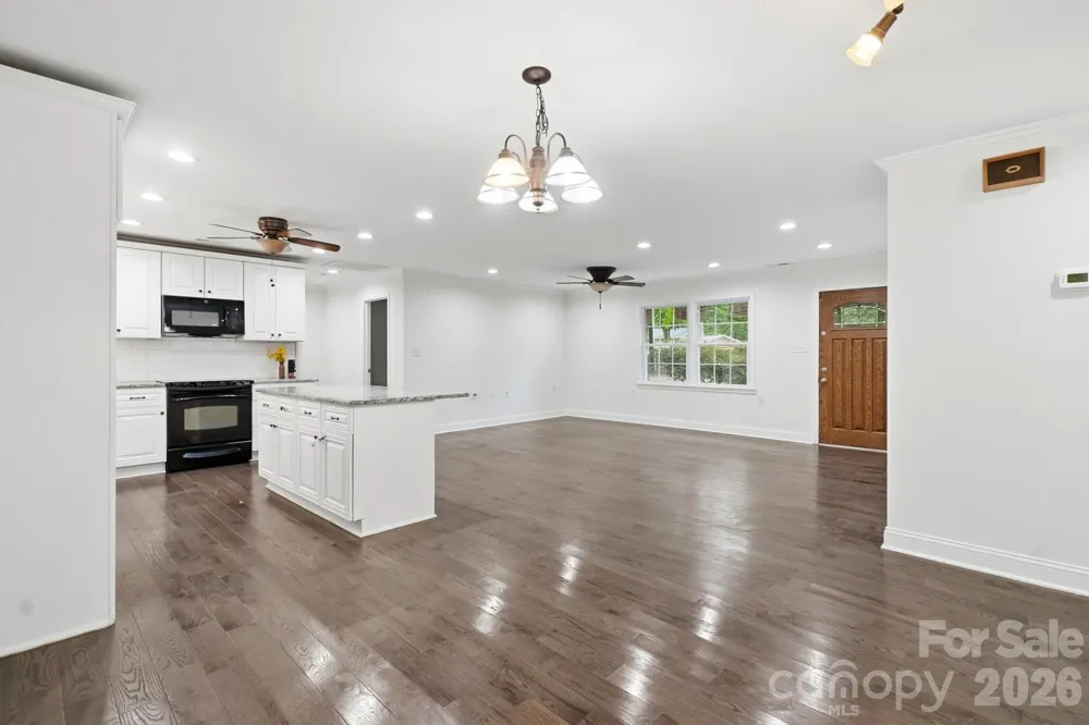 6081 Cambridge Drive Harrisburg, NC 28075