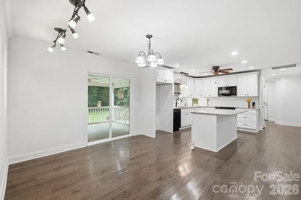 6081 Cambridge Drive Harrisburg, NC 28075