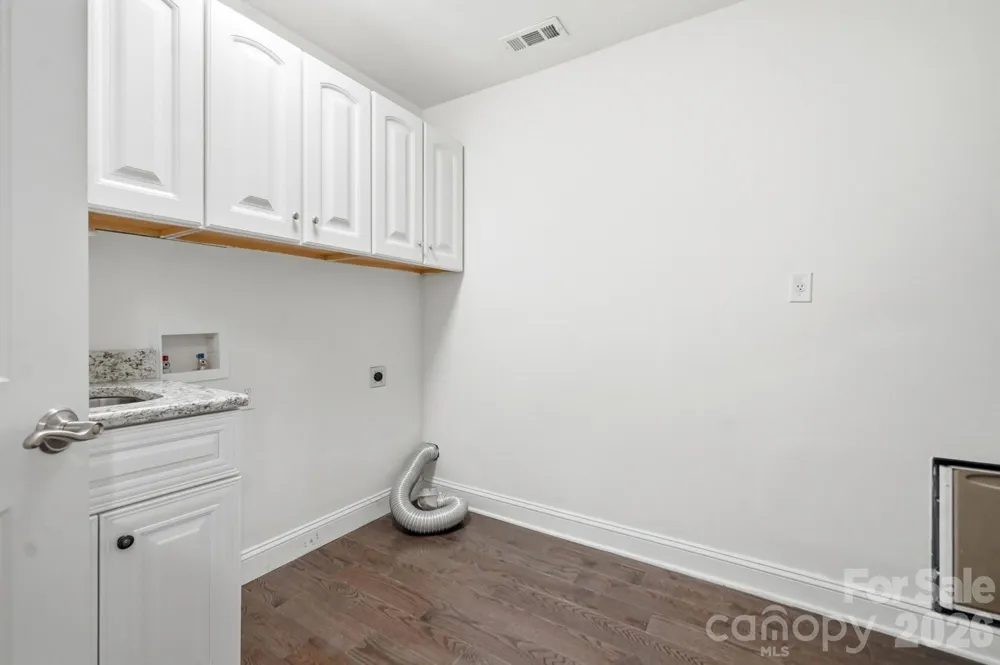 6081 Cambridge Drive Harrisburg, NC 28075