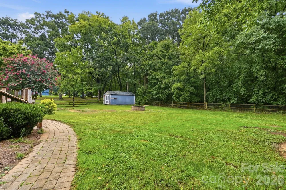 6081 Cambridge Drive Harrisburg, NC 28075