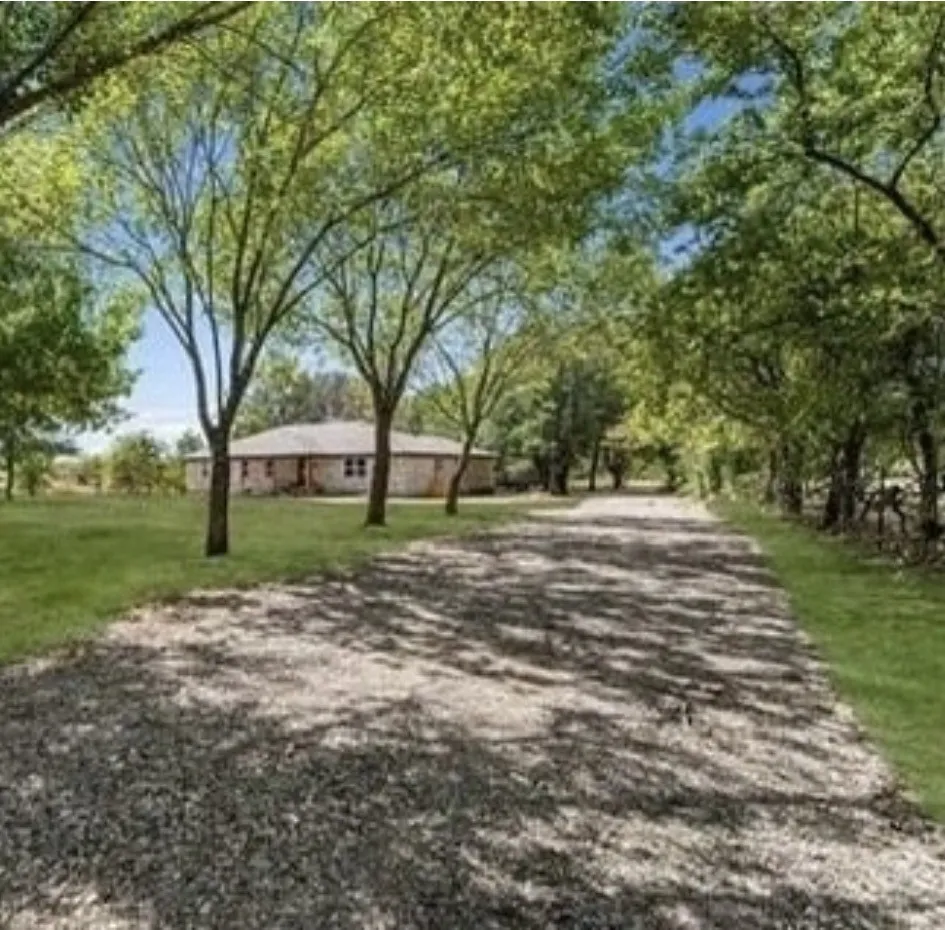 1731 Mockingbird Lane Midlothian, TX 76065