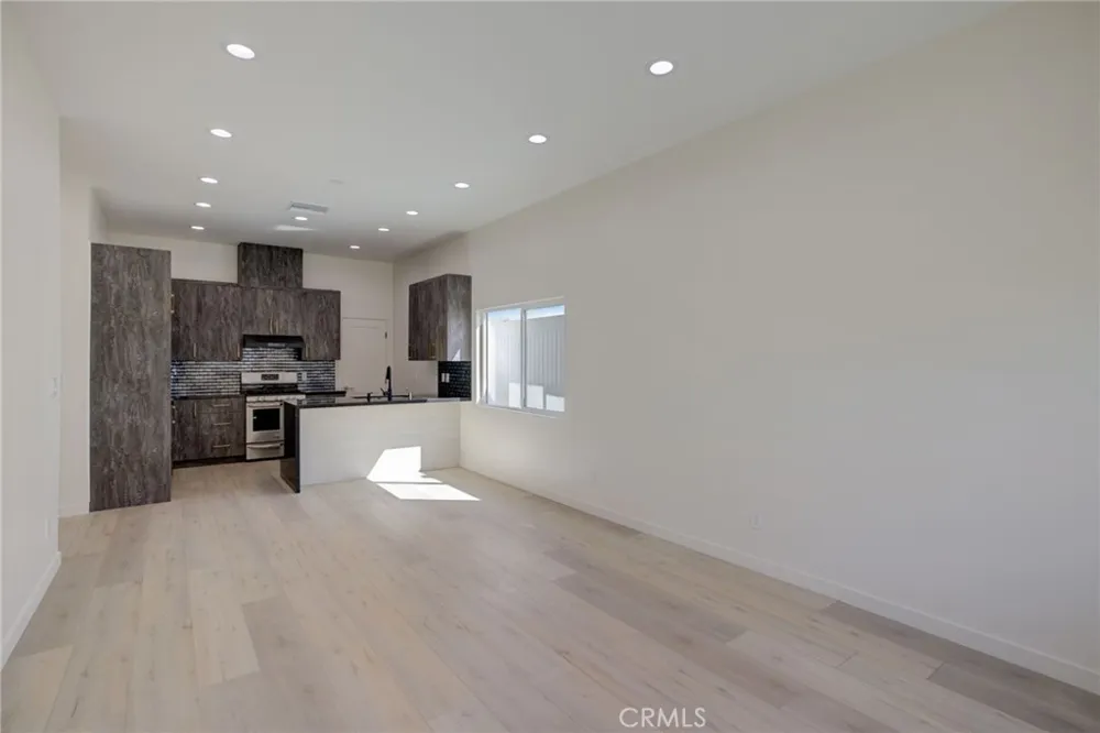10922 Garden Grove Avenue Porter Ranch, CA 91326