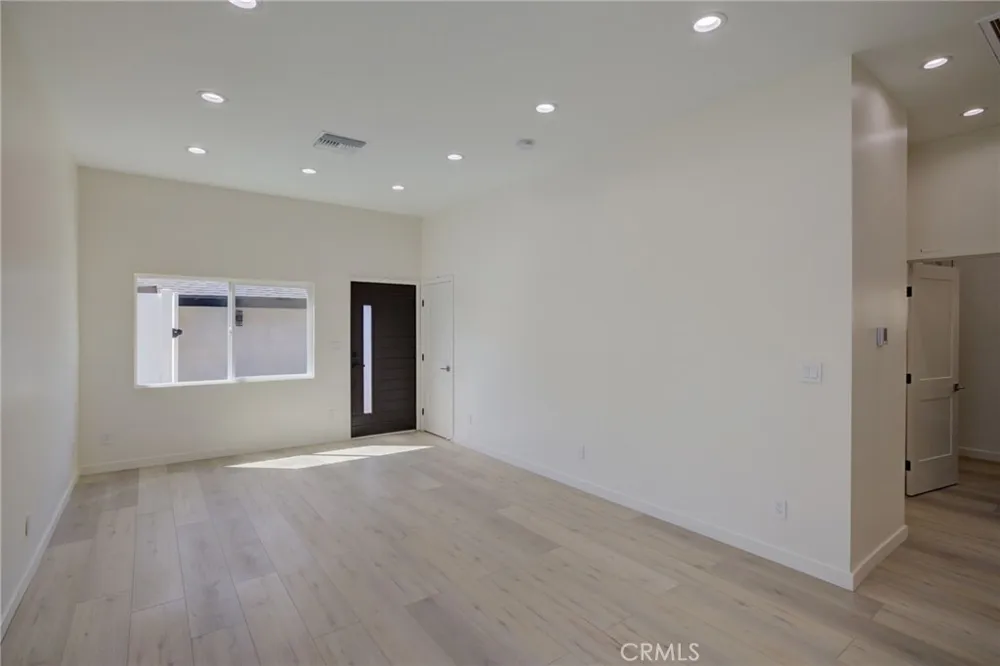 10922 Garden Grove Avenue Porter Ranch, CA 91326