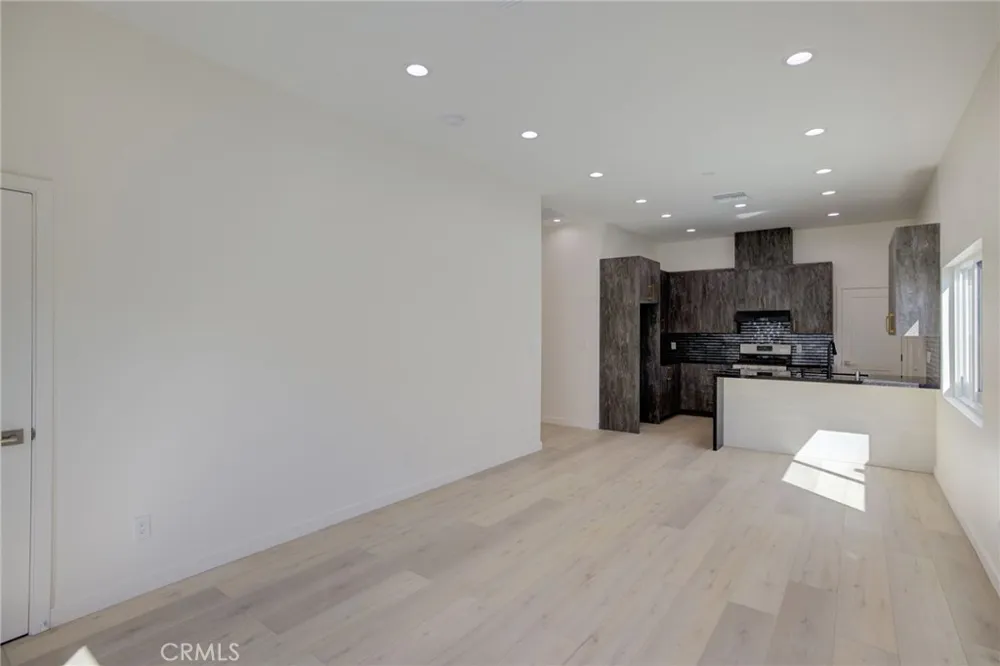 10922 Garden Grove Avenue Porter Ranch, CA 91326