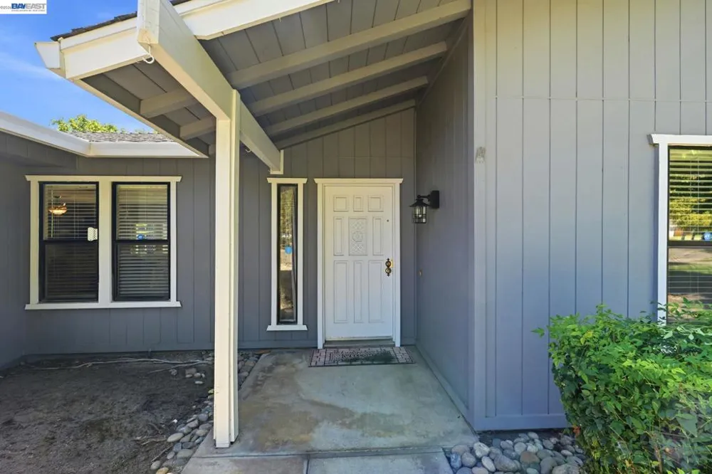2870 Smoke Tree Cir Stockton, CA 95209