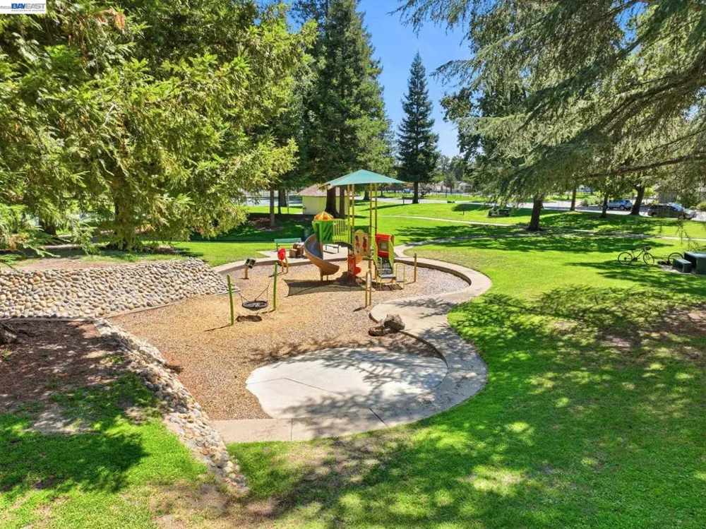 2870 Smoke Tree Cir Stockton, CA 95209
