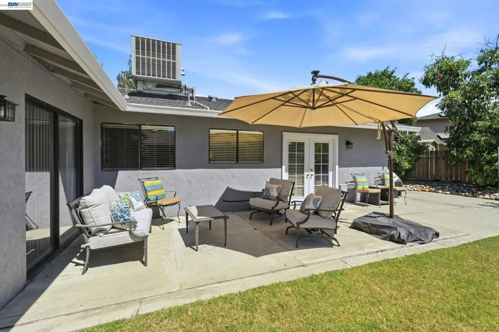 2870 Smoke Tree Cir Stockton, CA 95209