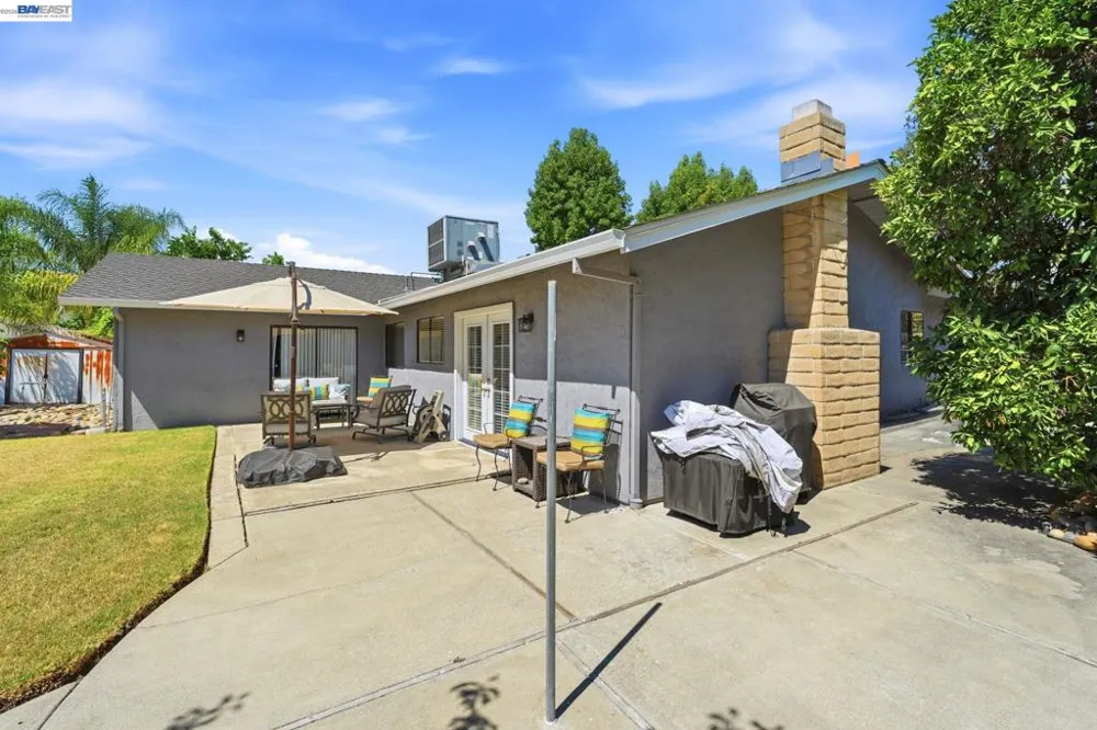 2870 Smoke Tree Cir Stockton, CA 95209