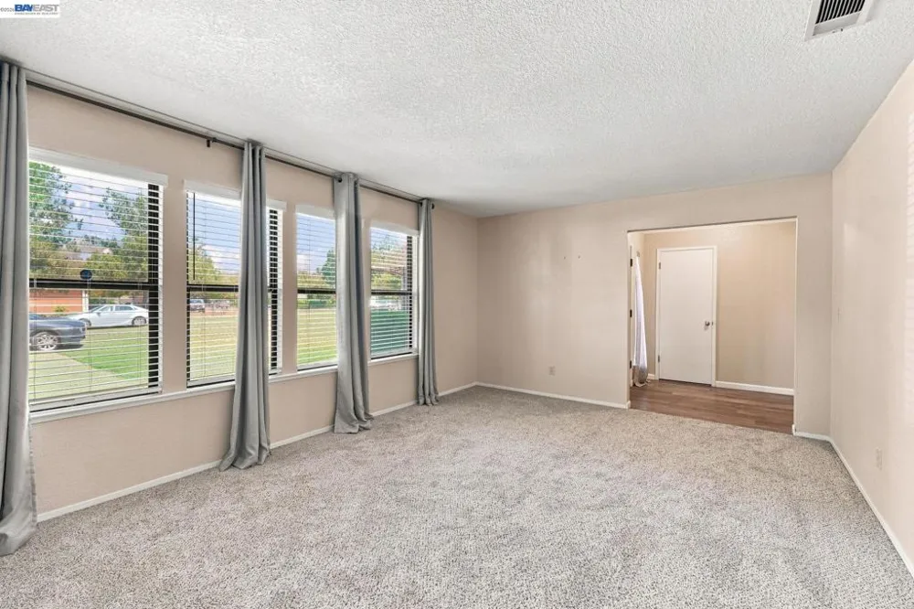 2870 Smoke Tree Cir Stockton, CA 95209