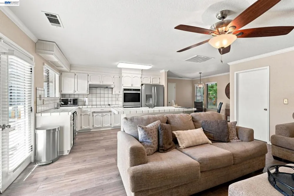 2870 Smoke Tree Cir Stockton, CA 95209