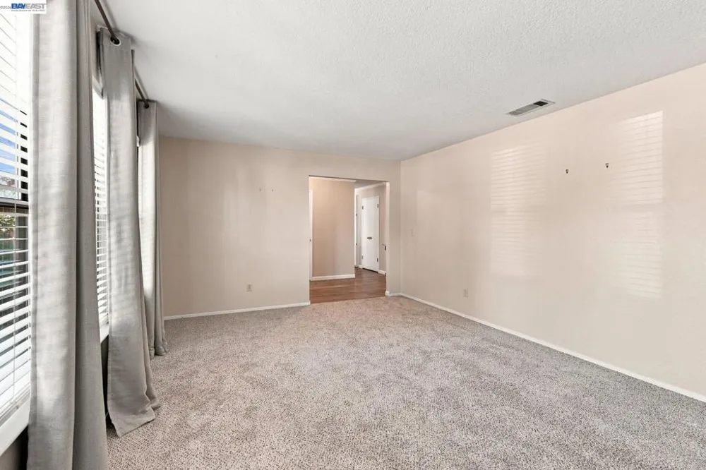 2870 Smoke Tree Cir Stockton, CA 95209